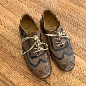 Esquivel Trish Hand painted leather Oxford shoes
